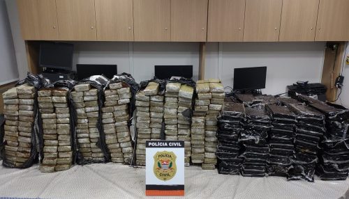 Grande carga de maconha e cocaína é apreendida na SP-294