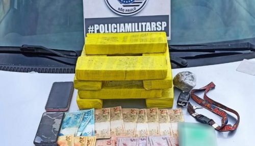 Casal é preso com vários tijolos de maconha em veículo