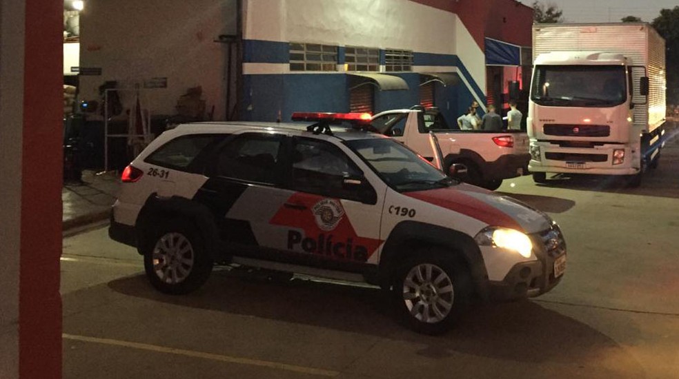 Mezanino de loja desaba e duas pessoas ficam feridas em Presidente Prudente