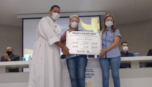 Em solenidade híbrida internacional, Rotary formaliza entrega de equipamentos à Santa Casa