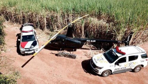Helicóptero com mais de 150 tijolos de crack e cocaína faz pouso forçado no interior de SP