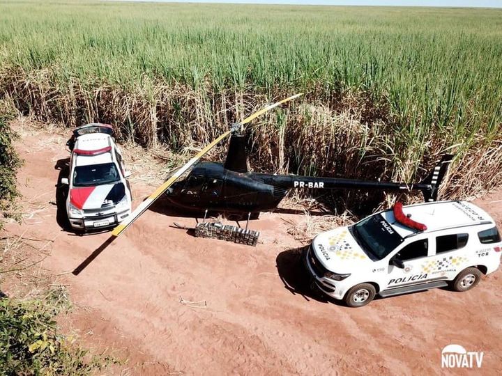 Helicóptero com mais de 150 tijolos de crack e cocaína faz pouso forçado no interior de SP
