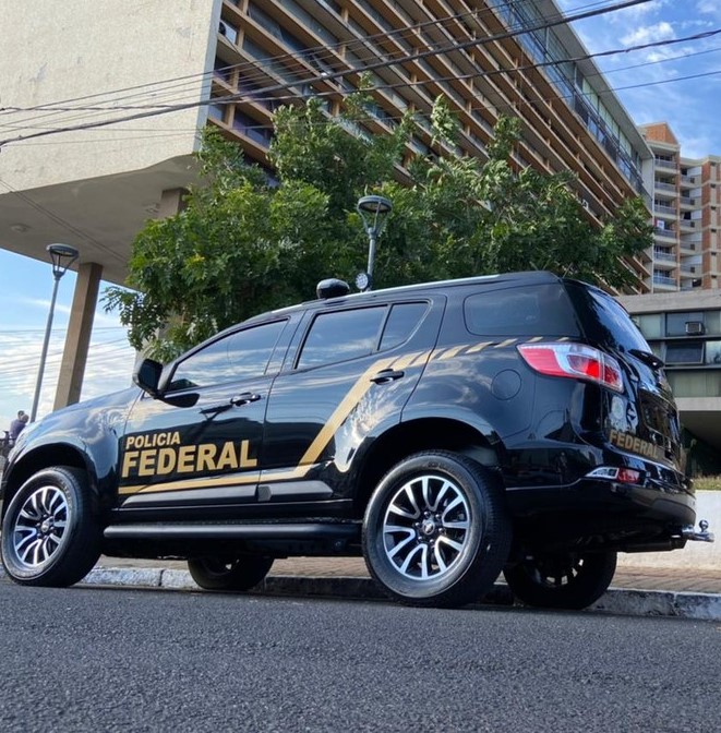 Polícia Federal faz buscas e apreensões em prefeitura da região