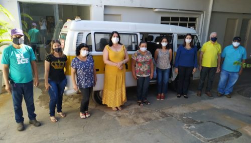 IAMA e Paróquia São Francisco de Assis recebem alimentos arrecadados na Campanha Vacina contra a Fome