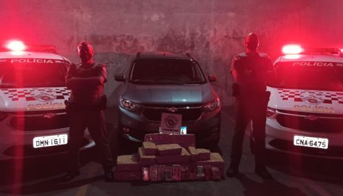 Polícia Militar localiza 120 kg de maconha em porta-malas de carro durante abordagem em Pirapozinho
