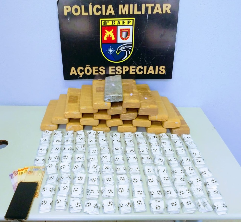 Maconha e cocaína são apreendidas durante operação policial na SP-270, em Presidente Prudente