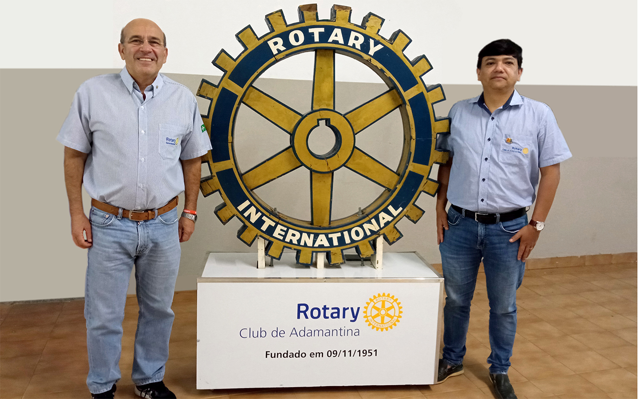 ROTARY: Francisco Lupo deixa presidência e professor Vagner assume função