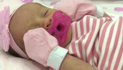 Bebê nasce com anticorpos contra Covid após mãe ser vacinada no último mês de gestação em RR