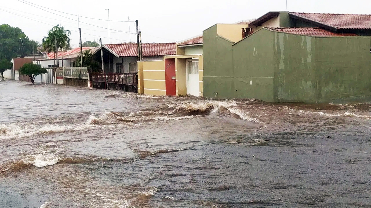 Vereadores pedem providências e investimento de recurso do MIT para solucionar pontos de alagamentos