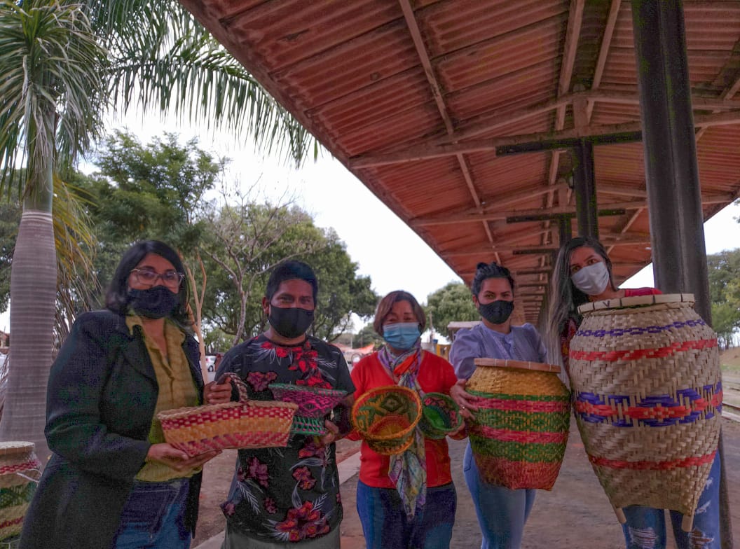 Artesanato  indígenas em Adamantina.