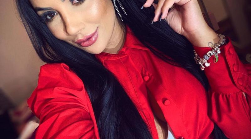 Digital Influencer Ana Luiza Sanches de Tupã tem single lançado com seu nome