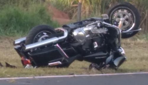 Delegado seccional da Polícia Civil de Dracena é socorrido em estado grave após tombamento de motocicleta em Flora Rica