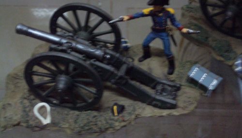 PAREDES ALVAS, CRISE E DEMOCRACIA...