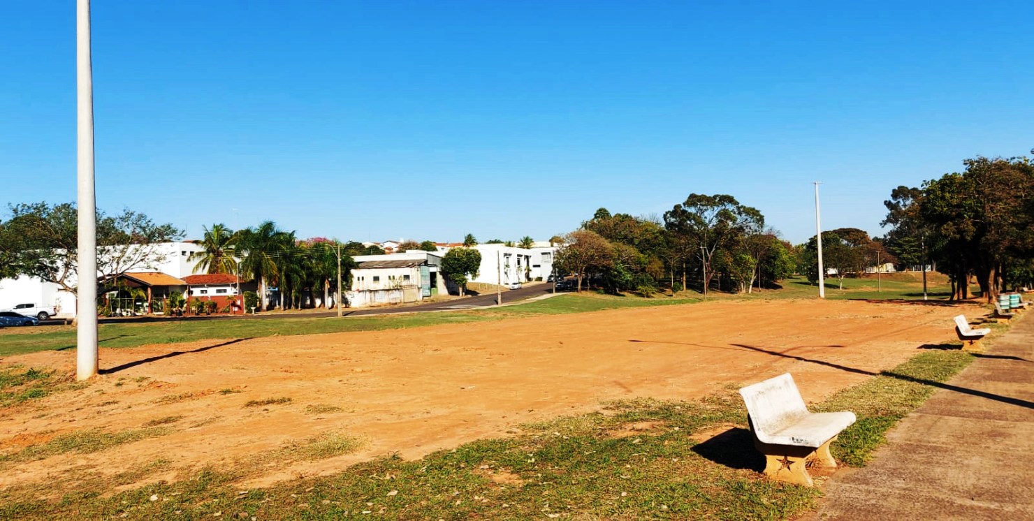 Área para Food Trucks em construção no Parque dos Pioneiros receberá concretagem
