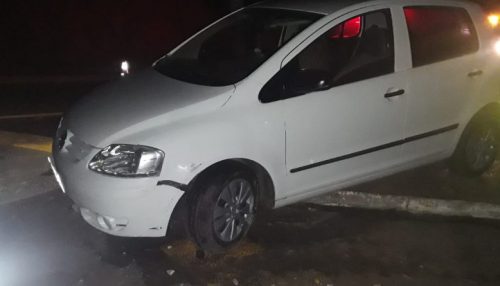 Motorista perde o controle de direção e atinge defensa metálica em OC