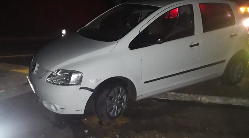 Motorista perde o controle de direção e atinge defensa metálica em OC