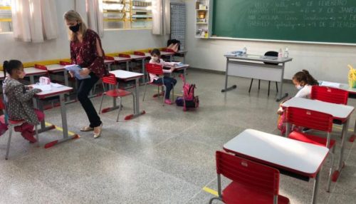 Secretaria de Educação de Adamantina define retomada do ensino híbrido