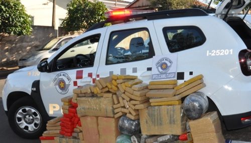 Polícia Militar faz grande apreensão de drogas após acompanhamento de veículo na SP-294