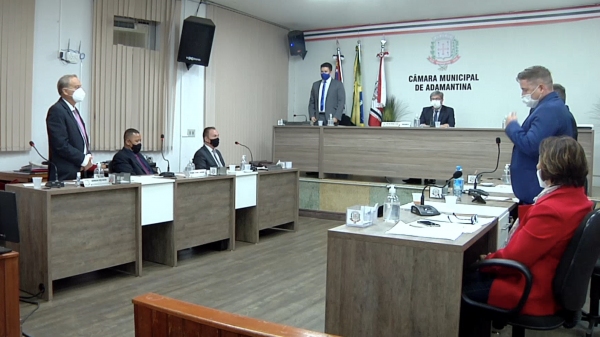 Prefeito tem nova derrota na Câmara; referendo para reitoria é rejeitado por 5 X 4