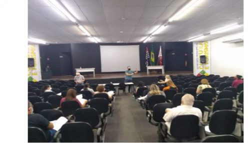 Prefeitura de Adamantina realiza reunião visando adequar plano de carreira e remuneração dos profissionais da educação