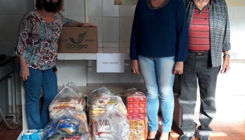474 quilos de alimentos são entregues ao Ave Cristo e a Casa da Sopa