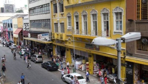 Estado de SP libera amanhã 100% de ocupação no comércio