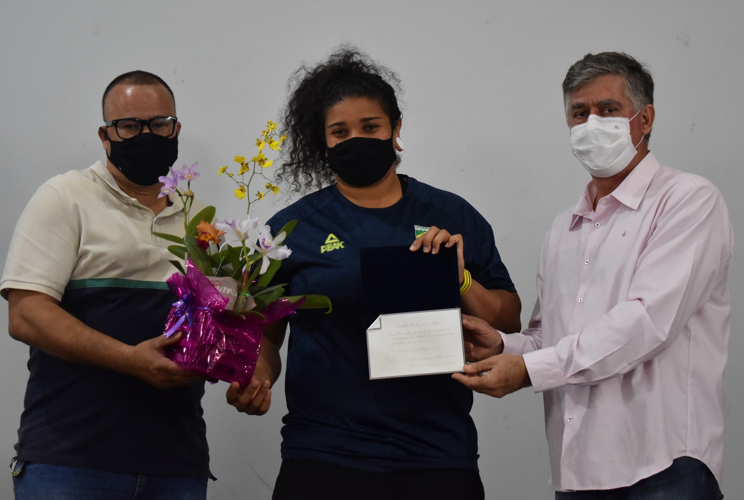 Prefeitura de Adamantina homenageia a atleta olímpica Izabela Rodrigues da Silva