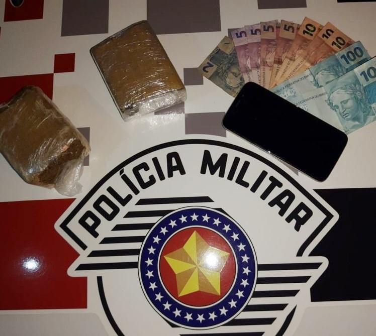 Após pular cerca e tentar fugir por seringal, homem acaba preso por tráfico de drogas em Adamantina