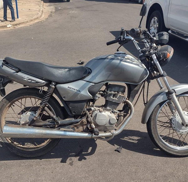 Idoso morre em acidente entre moto e caminhonete