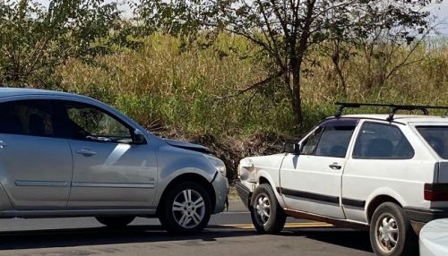 Acidente entre dois veículos é registrado na SP-294 em Flórida Paulista