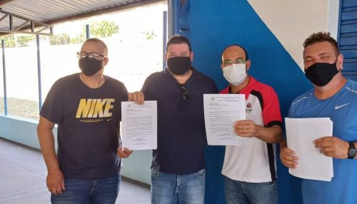 Adamantina entrega pedidos para criação de novos projetos esportivos ao secretario Estadual de Esportes.