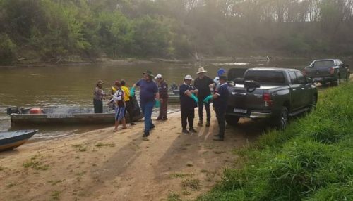 Voluntários realizam limpeza no Rio Aguapeí/Salto Botelho em Lucélia