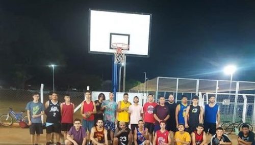 Secretaria de Esportes  incentiva  Escolinha de Basquete no municipio