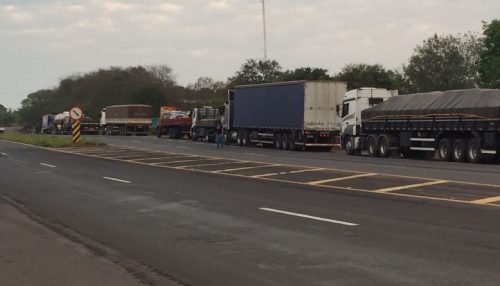 Movimento dos caminhoneiros paralisa cidades na região da Alta Paulista