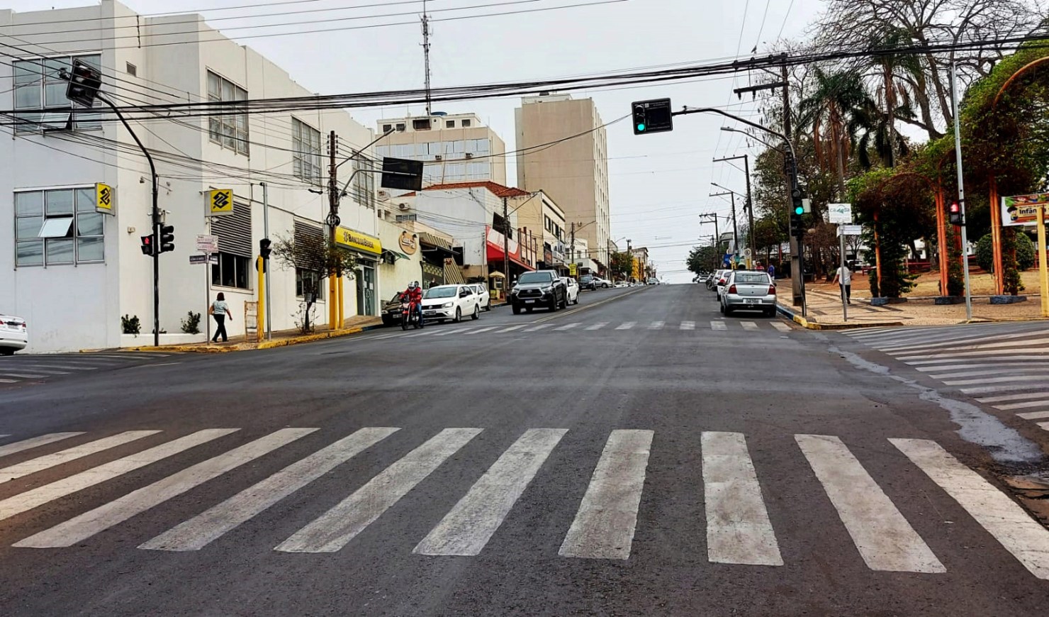Providência sobre crianças pedindo esmolas e vendendo doces no centro da cidade é questionada na Câmara