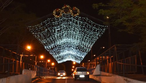 Decoração natalina será ampliada para outros pontos da cidade neste ano, segundo planejado