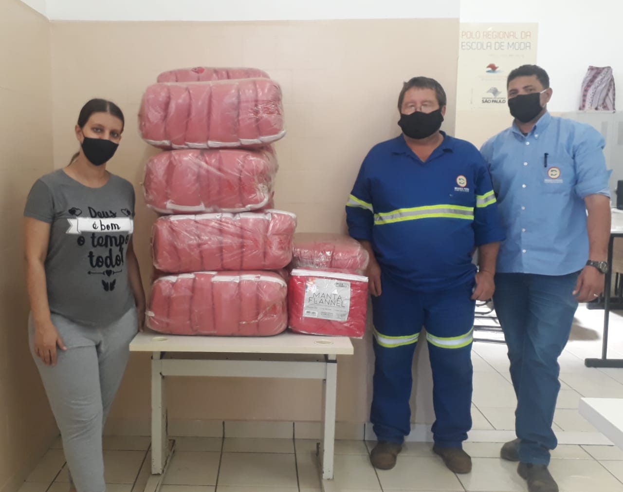 Fundo Social de Solidariedade de Adamantina recebe doação de cobertores da Sabesp e da Usina Branco Peres