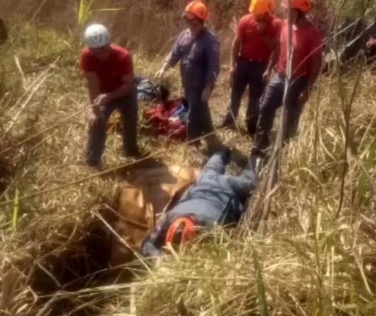 Idoso cai em buraco de 13 metros de profundidade no meio de pastagem em fazenda de Dracena