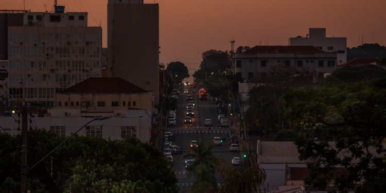 Em 20 anos, quantidade de veículos cresce 146,8% em Adamantina