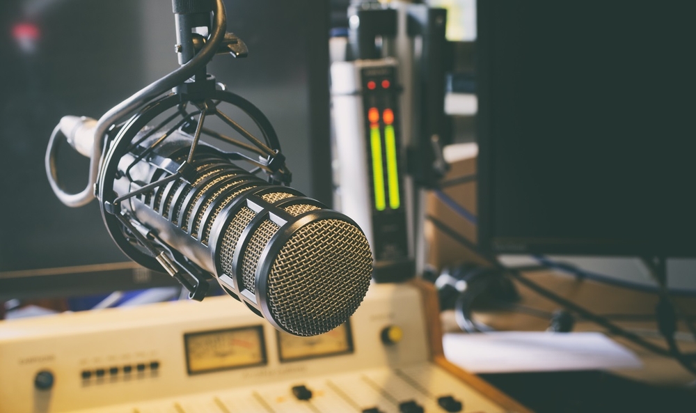 A mulher no rádio - voz em busca de mais espaço e respeito