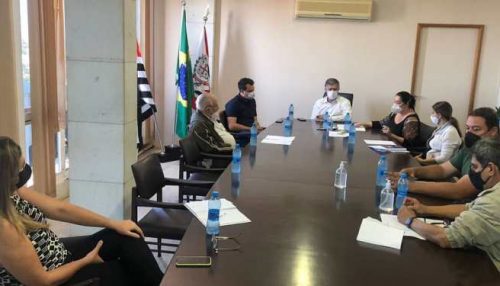 Adamantina inicia preparativos para Natal Mágico 2021