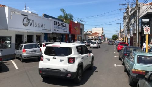 Comércio de Adamantina funciona nesta segunda-feira (6), véspera de feriado