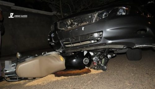 Após acidente, veículo arrasta motocicleta por mais de tres quadras em Dracena