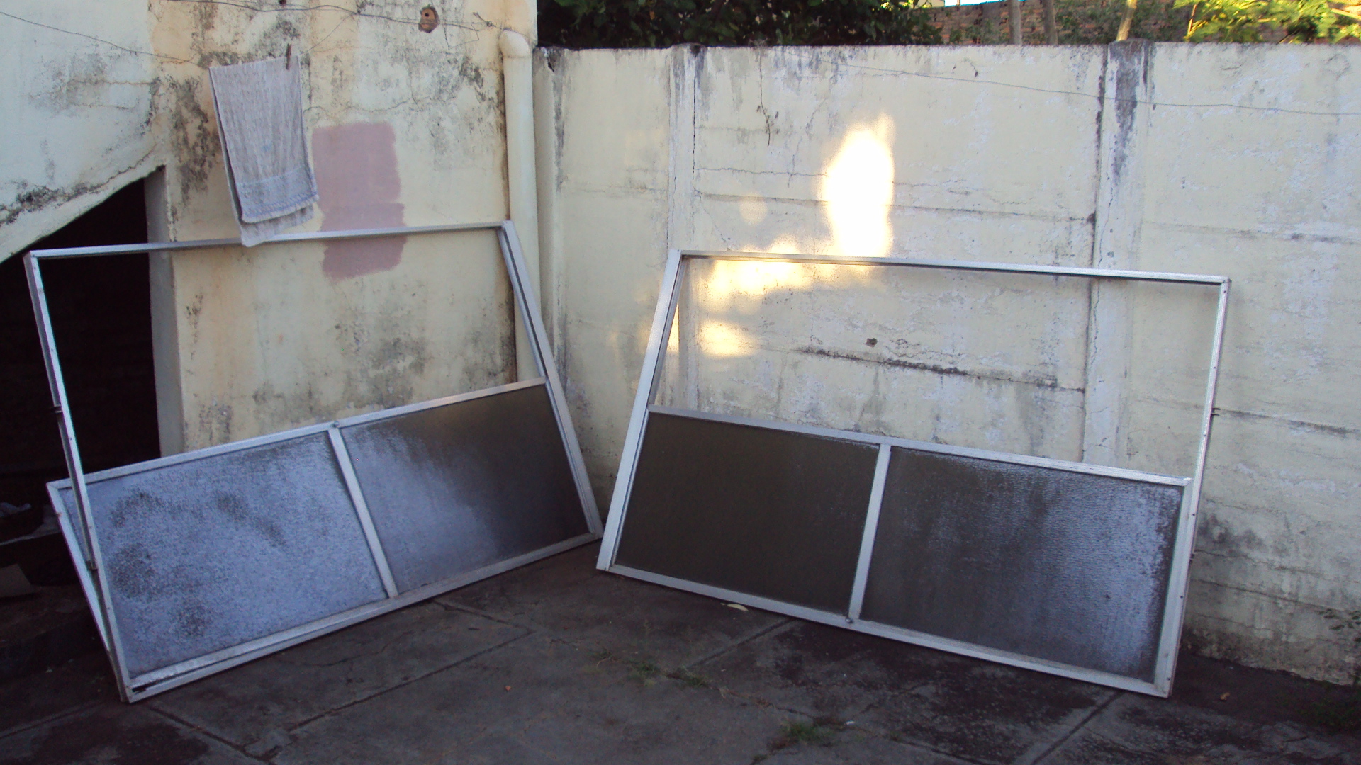 CRÍTICA, MENTES BOVINAS E SENSO COMUM NA PROVÍNCIA DO FAZ DE CONTA...