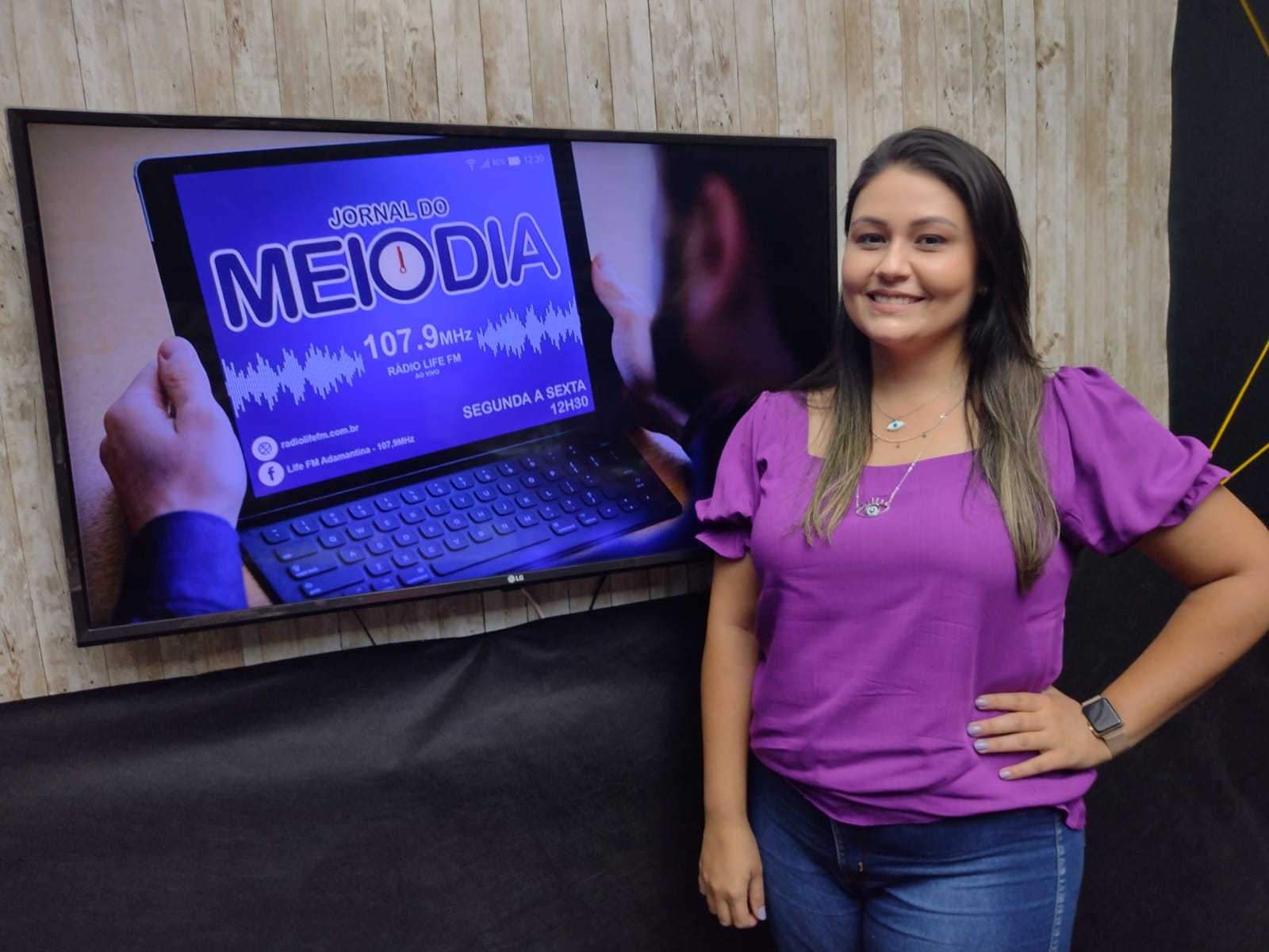 Especialista em ortodontia infantil Bruna Sartorato, alerta sobre cuidados bucais com as crianças, no consumo excessivo de doces.