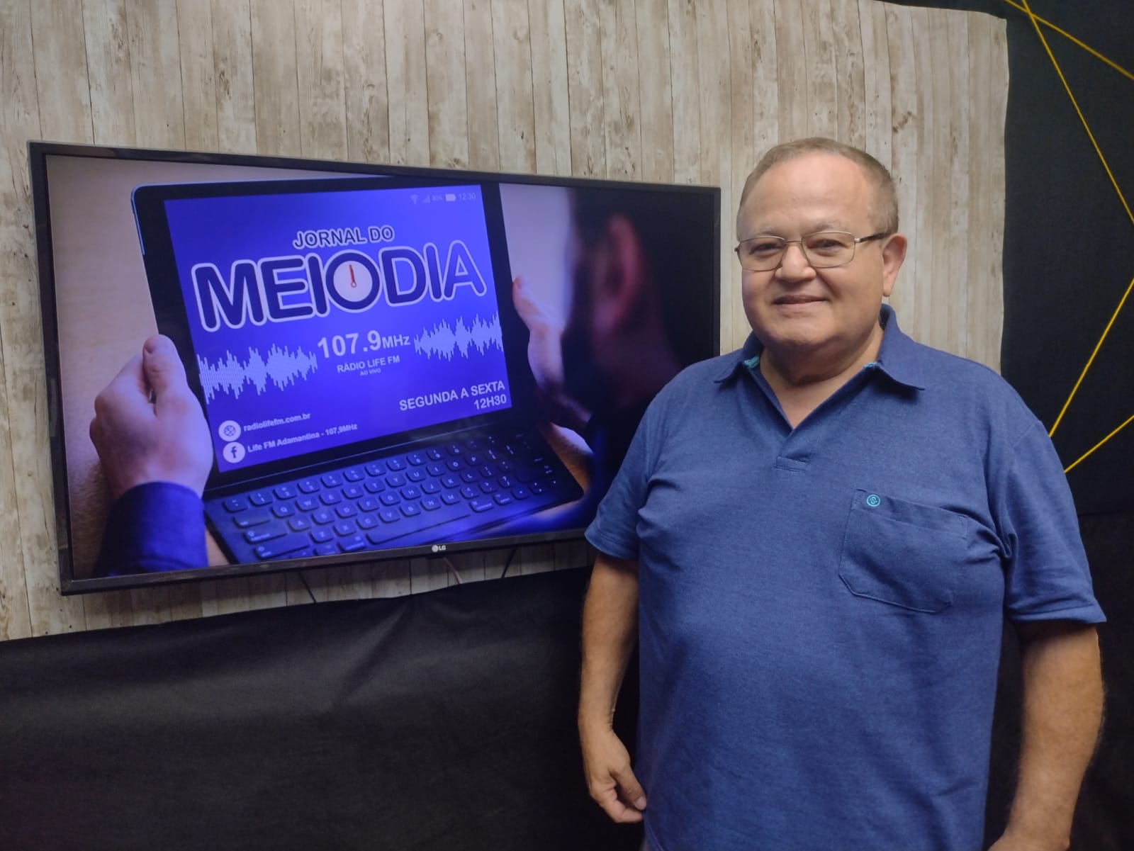 Magazine Parrilla, marca os passos da moda, e atende clientes de geração em geração.