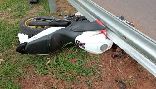 Motociclista fica gravemente ferido no trevo de acesso a Osvaldo Cruz