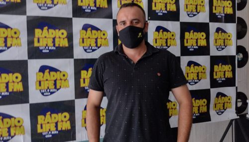 Trabalhadores da Construção Civil são homenageados pela COMERCIAL R2 na programação da Rádio Life Fm