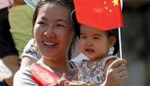 China elabora lei que pune pais por mau comportamento dos filhos.