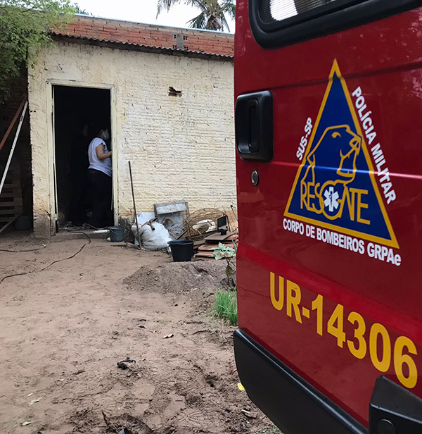 Homem fica ferido após cair de telhado e ter o corpo transfixado por ferro em Flórida Paulista